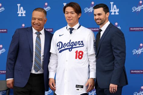 Column: Dodgers “fully throttle” Red Sox with $325 million Yamamoto contract